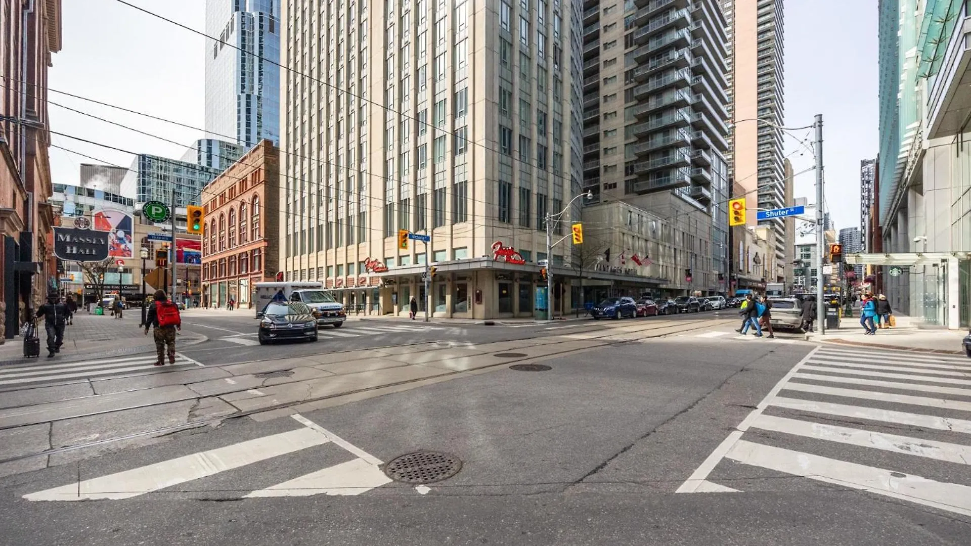 Holiday home Modern 2-Bedroom Condo W Floor To Ceiling Windows Toronto